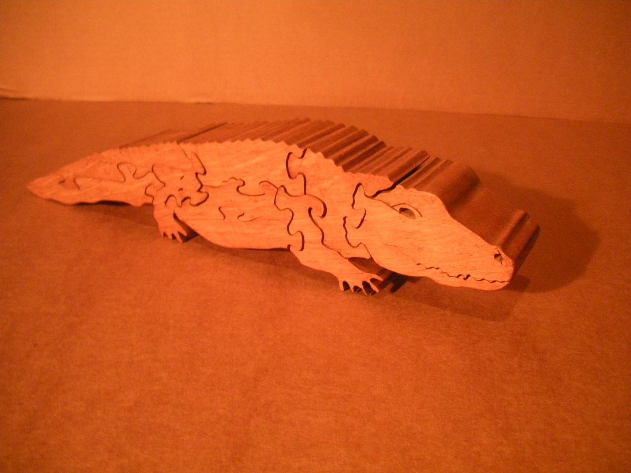 Crocodile Taille H 6cm L 28cm Ep 3,5 cm